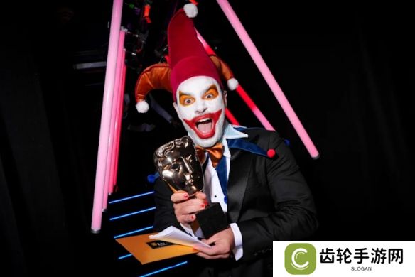 《小丑牌》颁奖竟找「小丑」登台?作者被曝现在超有钱